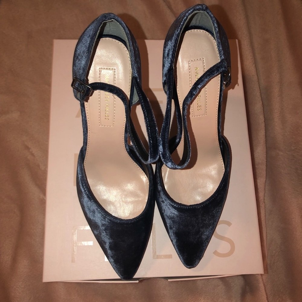 Beautiful Suede shoes blue suede by Joyce Azaria